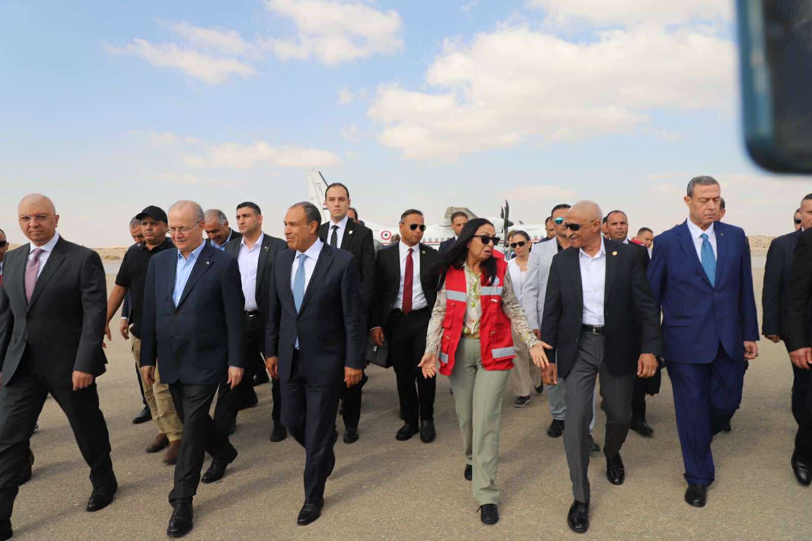 وصول رئيس الوزراء الفلسطيني ووزير الخارجية المصري على رأس وفد رفيع المستوى إلى مدينة العريش المصرية